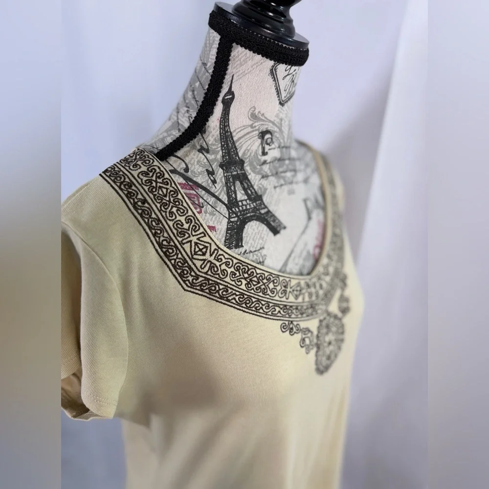 Nine West Cream Top W/ Brown Embroidered Neckline  Detailing Size M